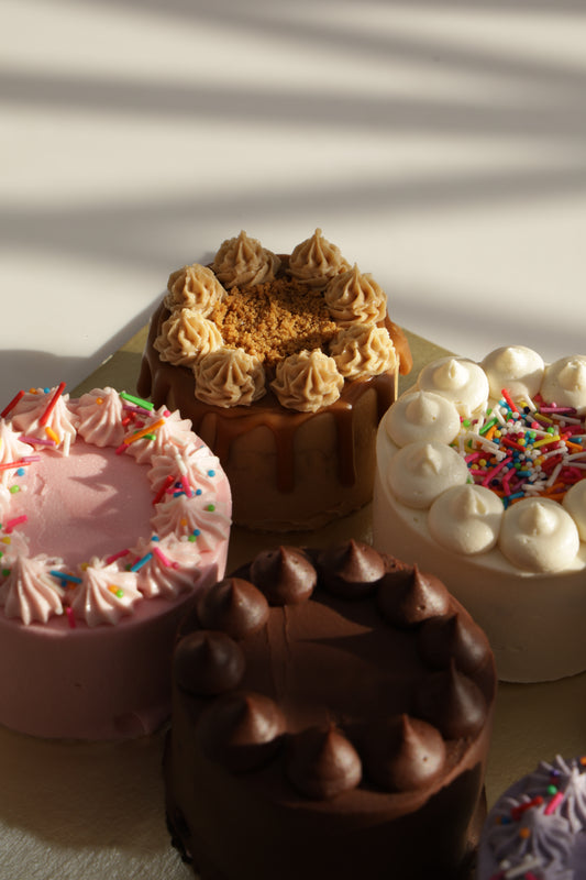 Box of 4 Classic Flavoured Micro Cakes