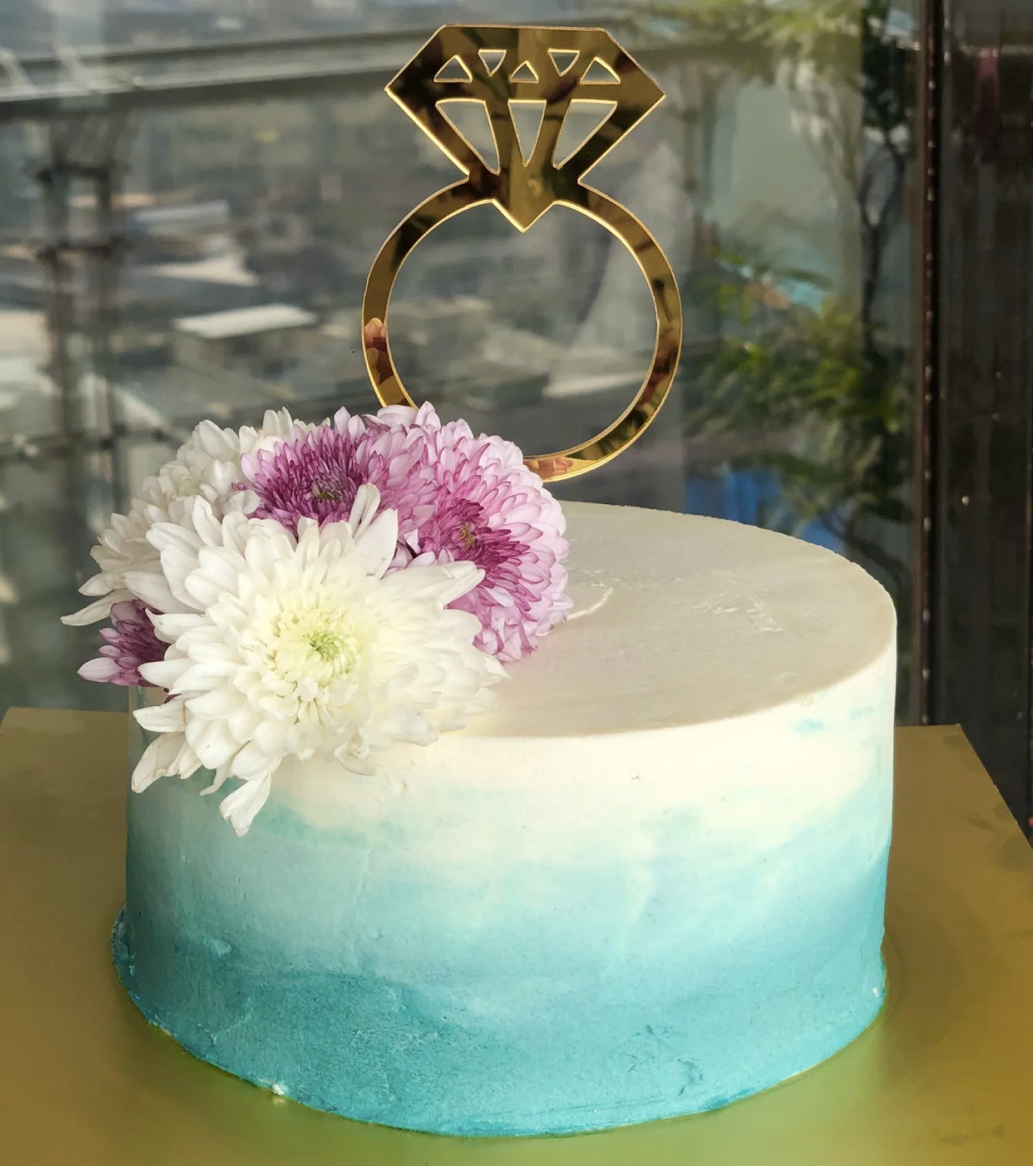Wanors Round 3 Color Flower Delight Cake, Packaging Type: Box at Rs  800/piece in Ahmedabad